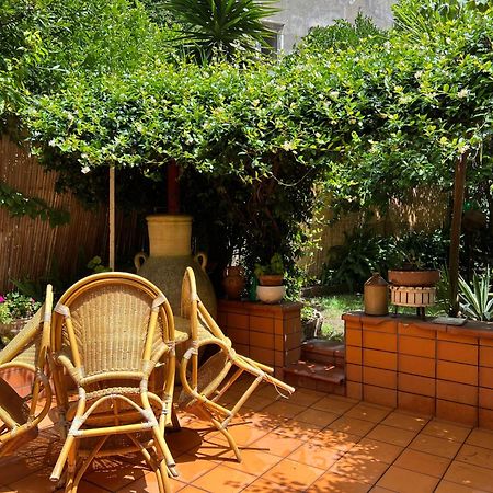 La Limonaia Di Chiaia Apartment Napoli Bagian luar foto