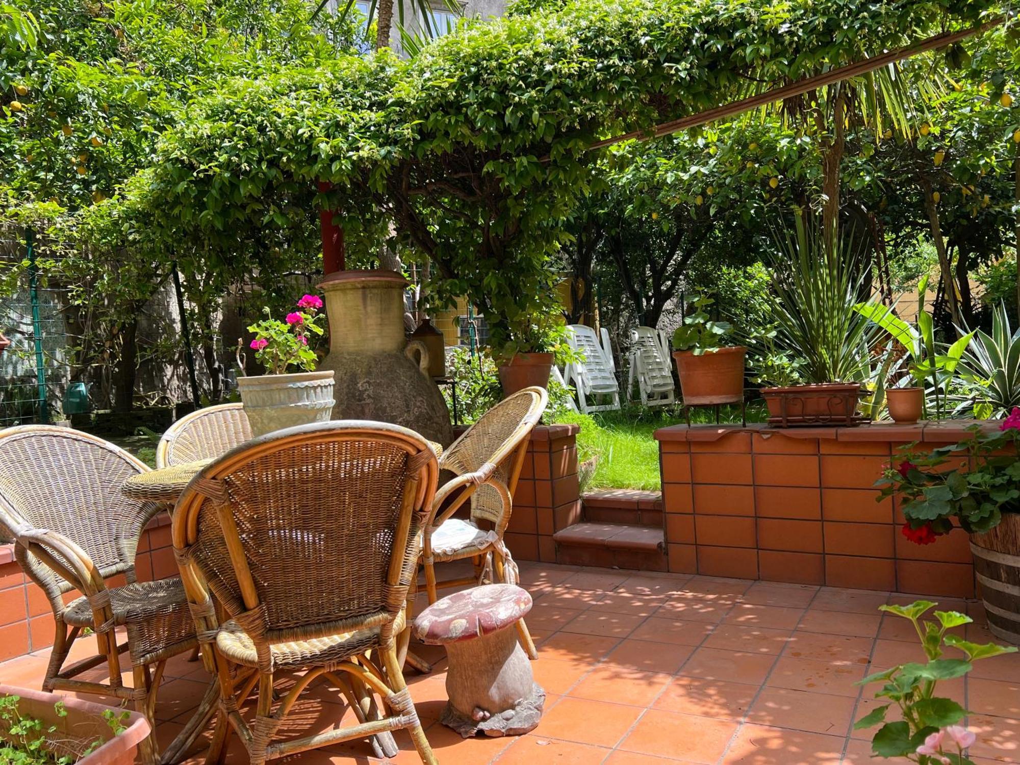 La Limonaia Di Chiaia Apartment Napoli Bagian luar foto